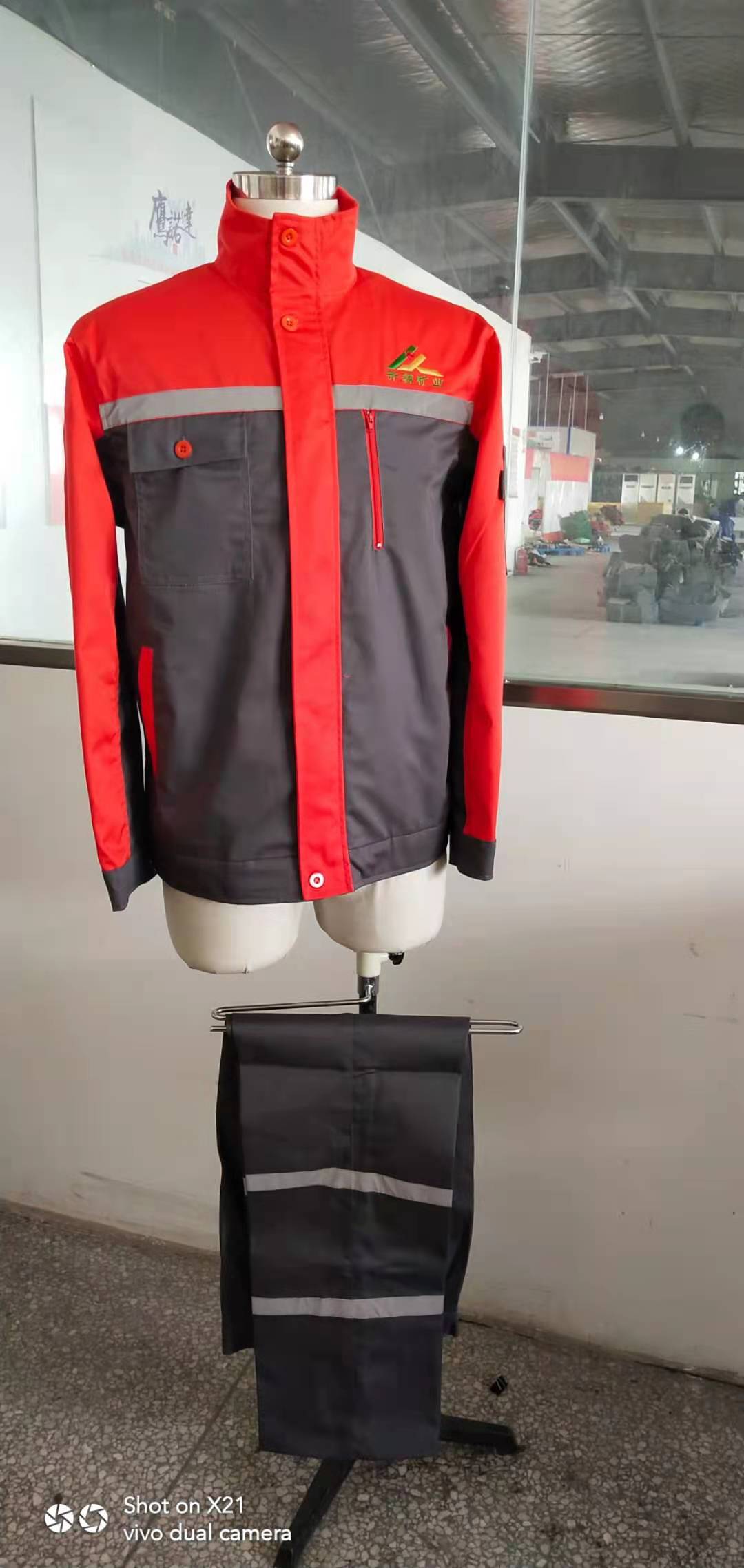 靈寶開(kāi)源礦業(yè)工作服大貨交付圖片